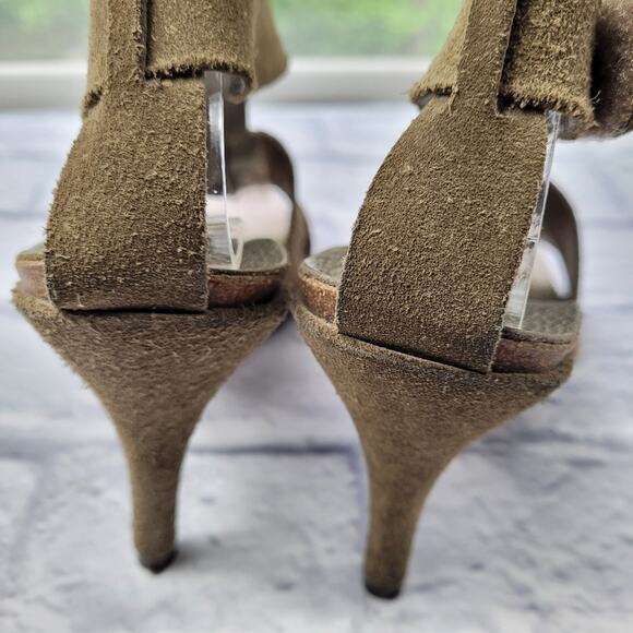Pedro Garcia Olive Green Suede T-Strap Heeled Sandals - Picture 2 of 16
